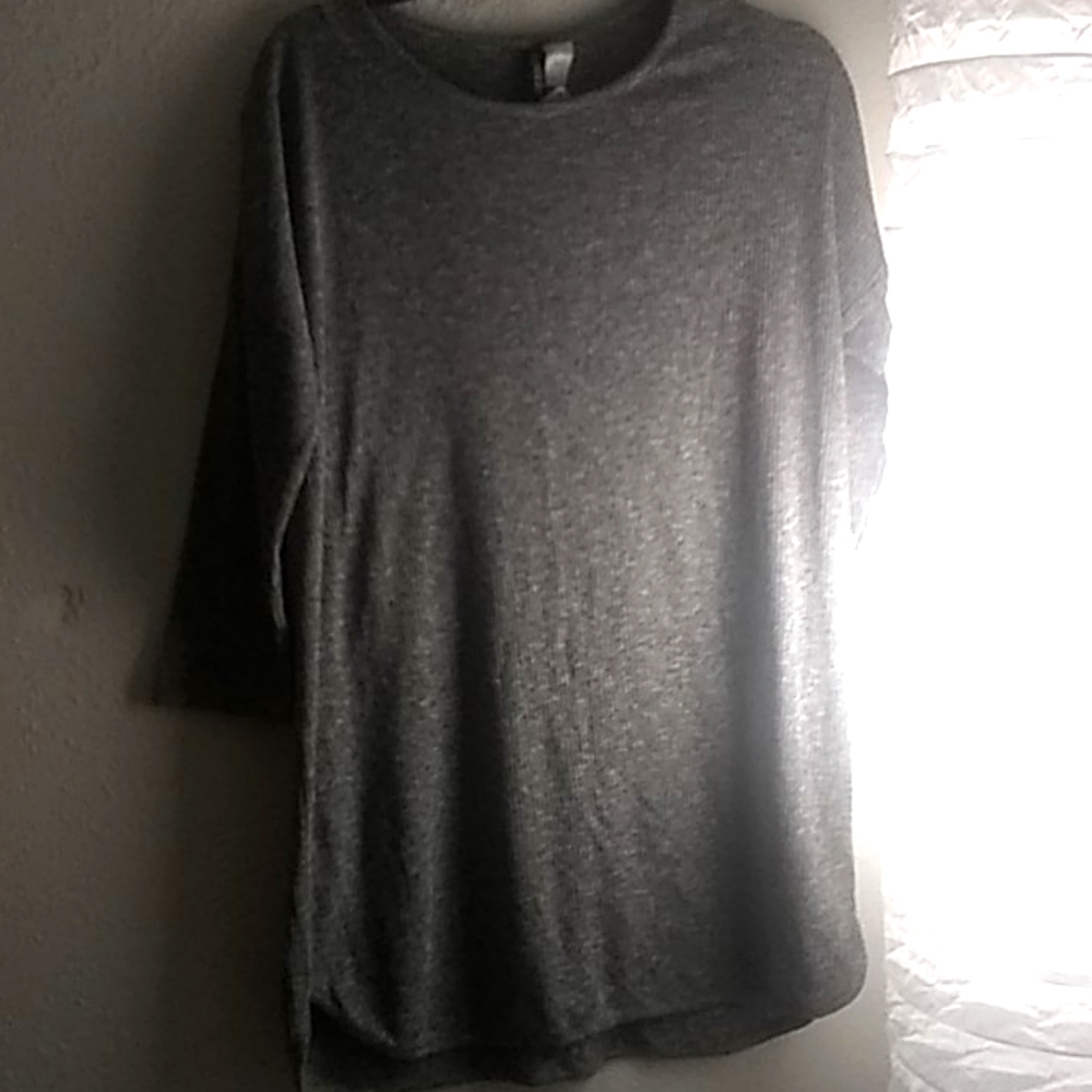 Divided baggy sweater